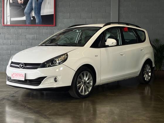 JAC J6 2.0 16V JETFLEX 7 LUGARES 4P MANUAL JAC J6 2.0 16V JETFLEX 7 LUGARES 4P MANUAL
